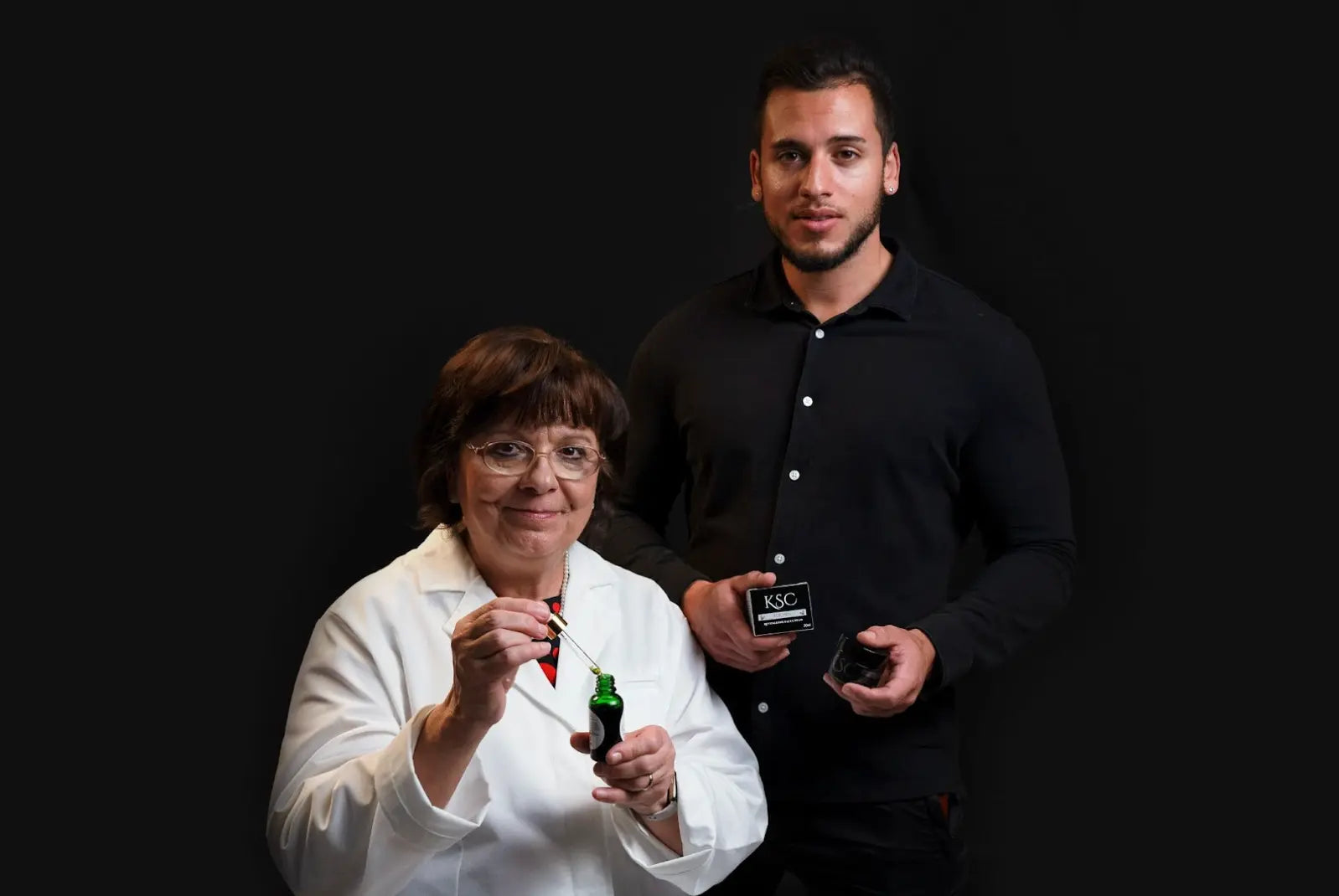 Die-Wissenschaft-des-Hautalterns-Was-du-tun-kannst-um-strahlend-zu-bleiben Klara`s Skincare by Sola Massage